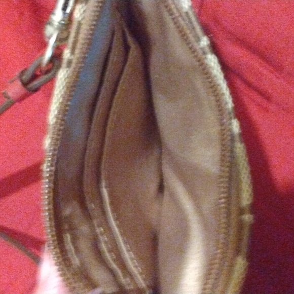 NWTs Coach wristlet - Picture 4 of 4